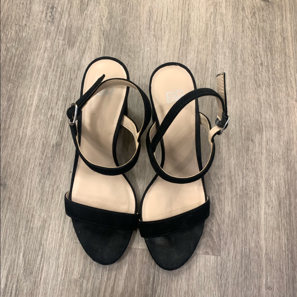BLACK HEELS 🖤